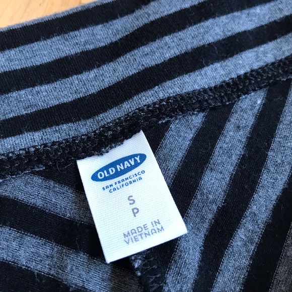 Old Navy fold over A-line black & gray skirt - Picture 4 of 8